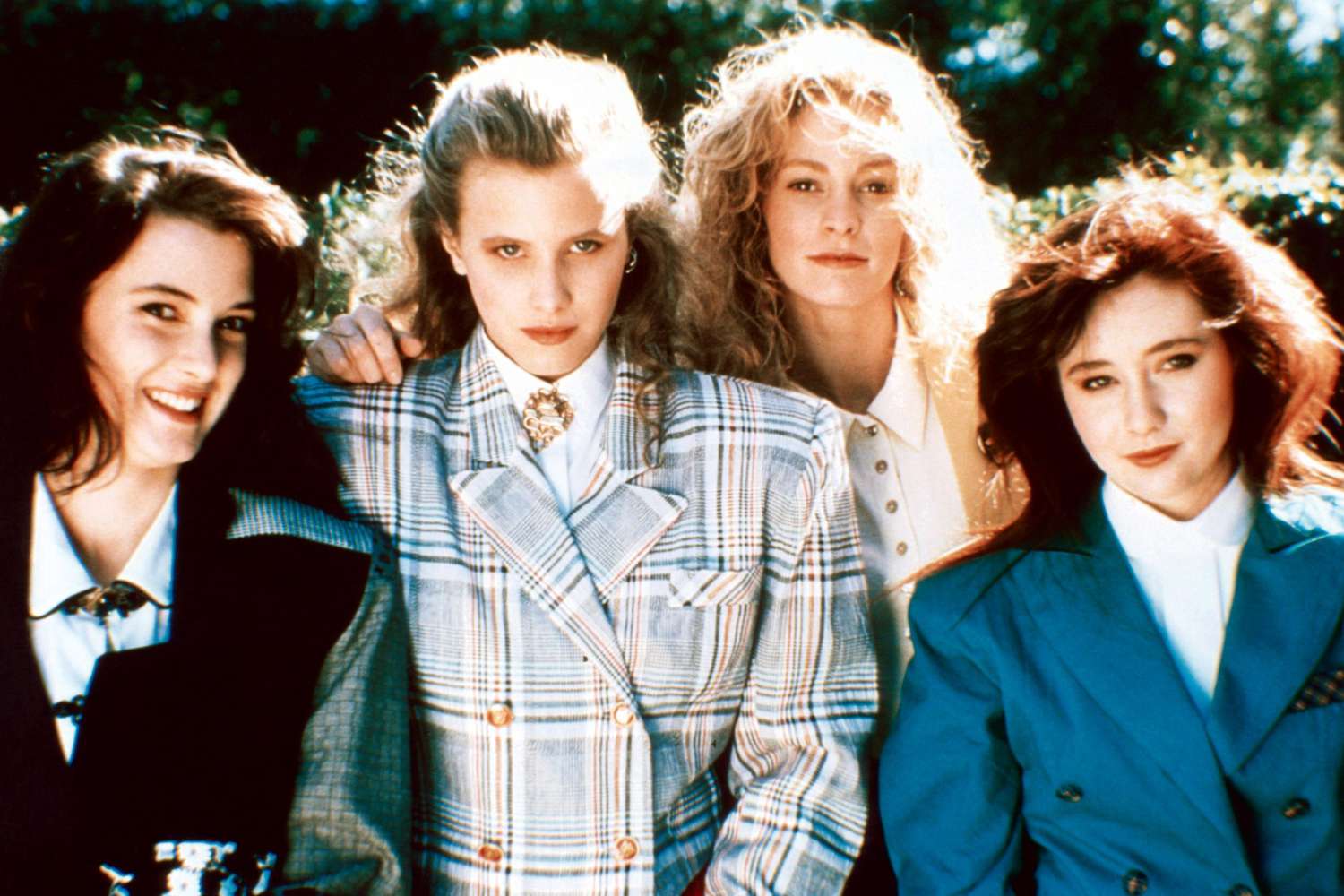 HEATHERS, from left: Winona Ryder, Kim Walker, Lisanne Falk, Shannon Doherty, 1988, © New World/cour
