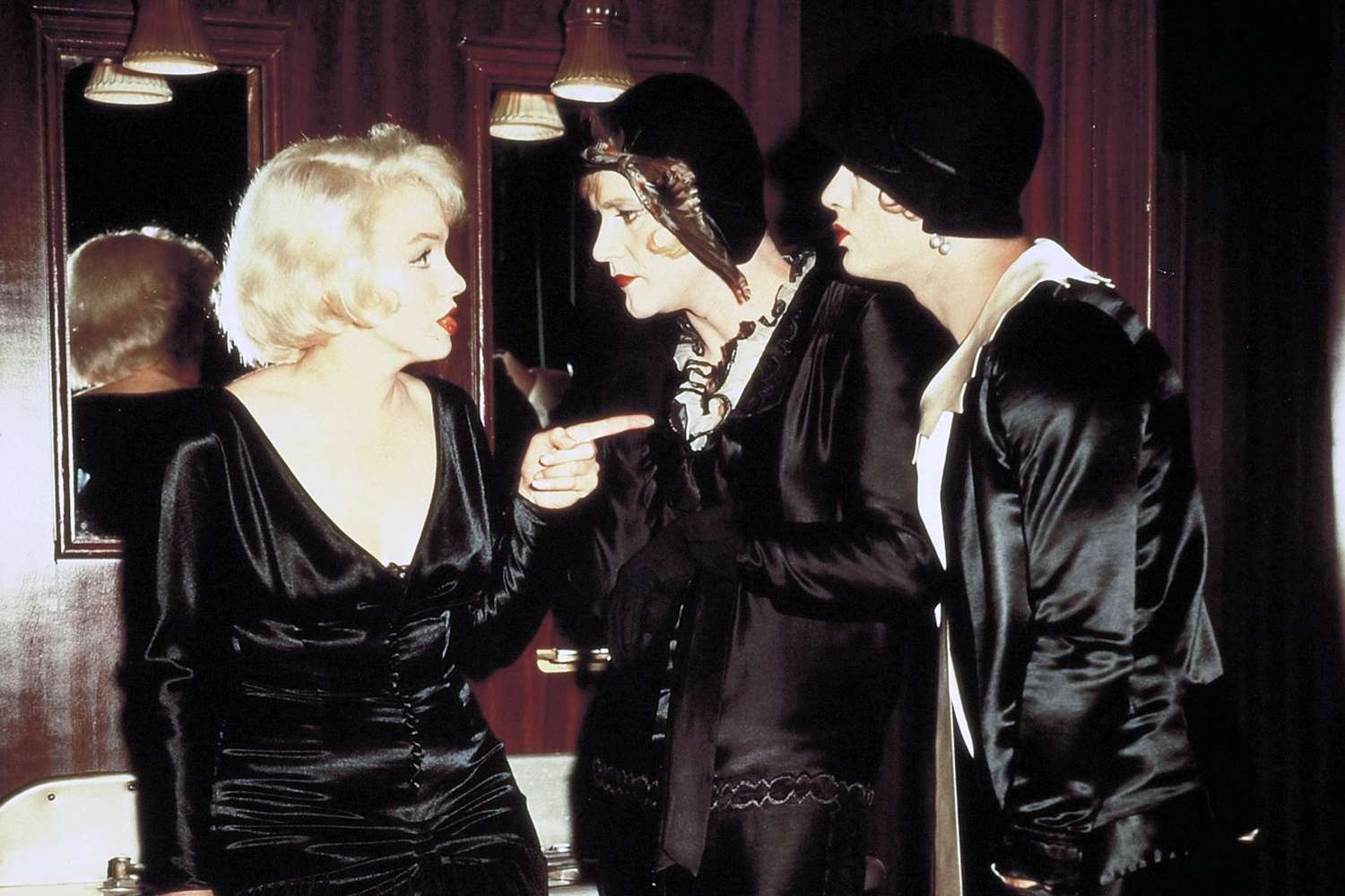 Marilyn Monroe, Jack Lemmon, and Tony Curtis in 'Some Like It Hot'