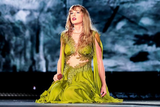 Taylor Swift performs onstage during "Taylor Swift | The Eras Tour" at Estadio Olimpico Nilton Santos on November 17, 2023 in Rio de Janeiro, Rio de Janeiro.