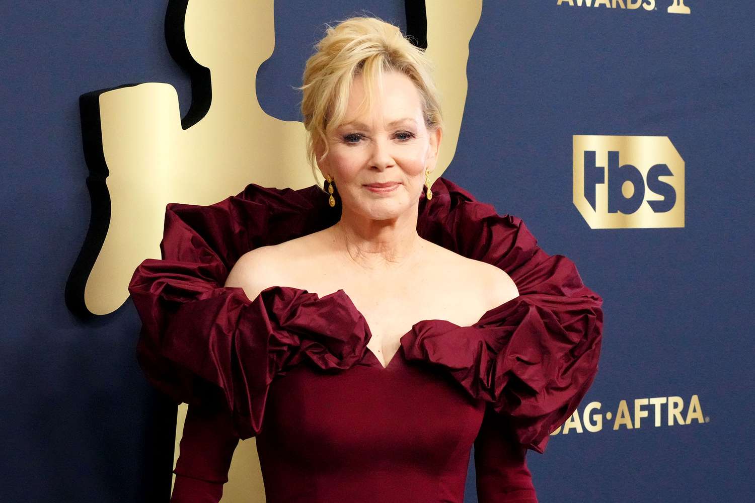 Jean Smart attends the 28th Annual Screen Actors Guild Awards at Barker Hangar on February 27, 2022 in Santa Monica, California.