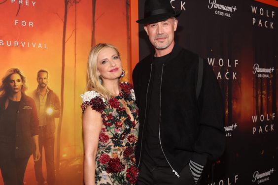 LOS ANGELES, CALIFORNIA - JANUARY 19: Sarah Michelle Gellar and Freddie Prinze Jr. attend the "Wolf Pack" Premiere on January 19, 2023 in Los Angeles, California. (Photo by Jesse Grant/Getty Images for Paramount+)
