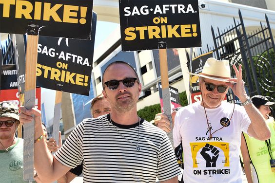 Aaron Paul and Bryan Cranston on the SAG-AFTRA picket line