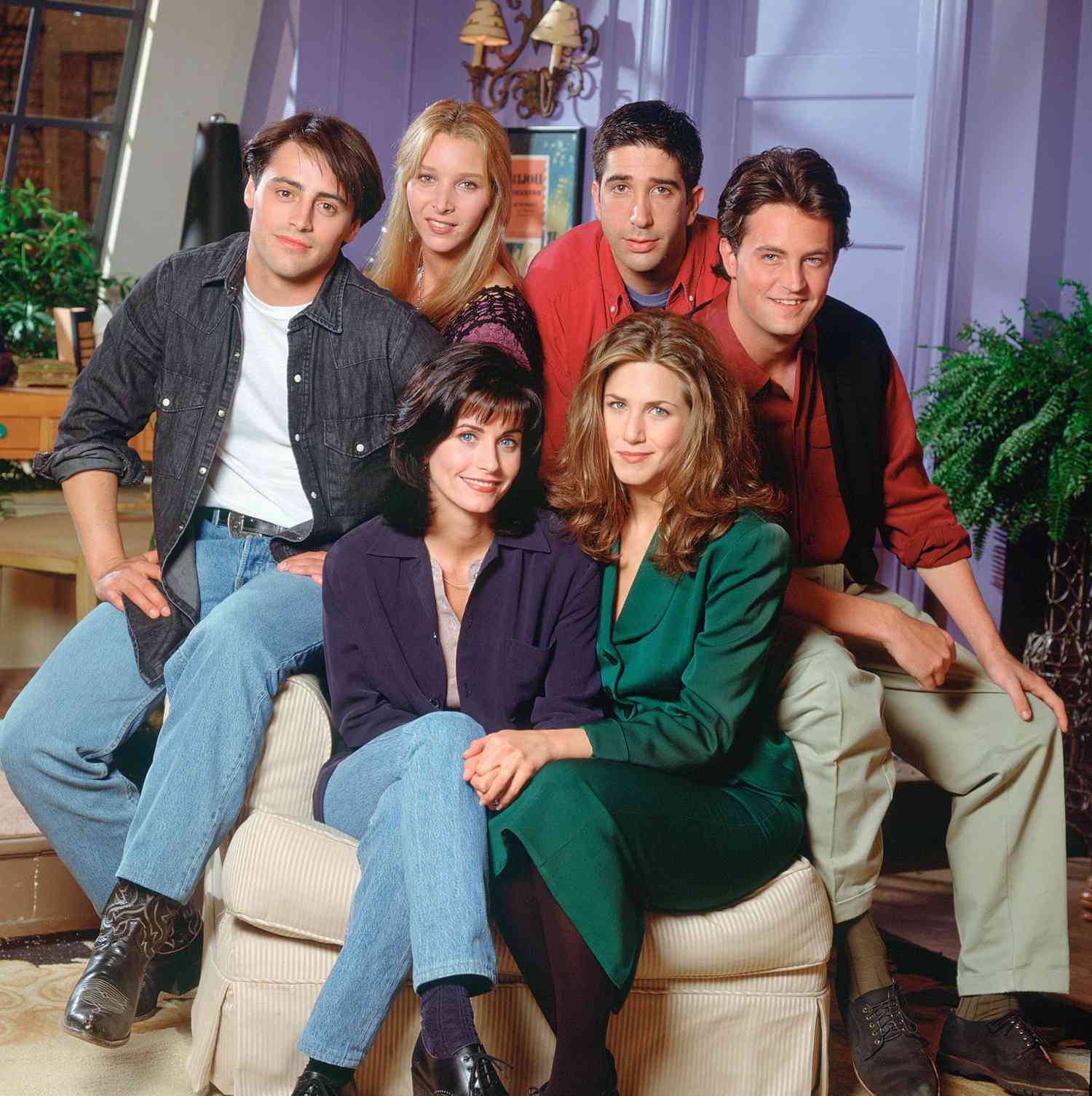 'Friends' stars (clockwise) Matt LeBlanc, Lisa Kudrow, David Schimmer, Matthew Perry, Jennifer Aniston, and Courteney Cox