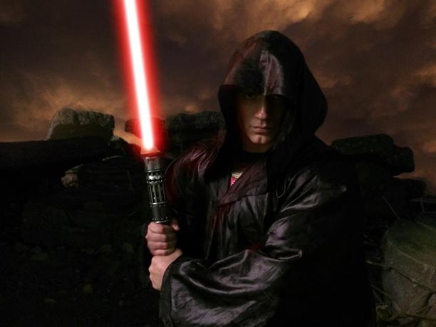 Henry Cavill as Superman as a Jedi