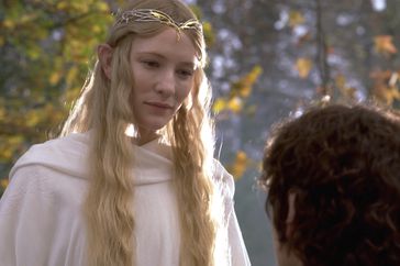 Cate Blanchett and Elijah Wood in Lord of the Rings 