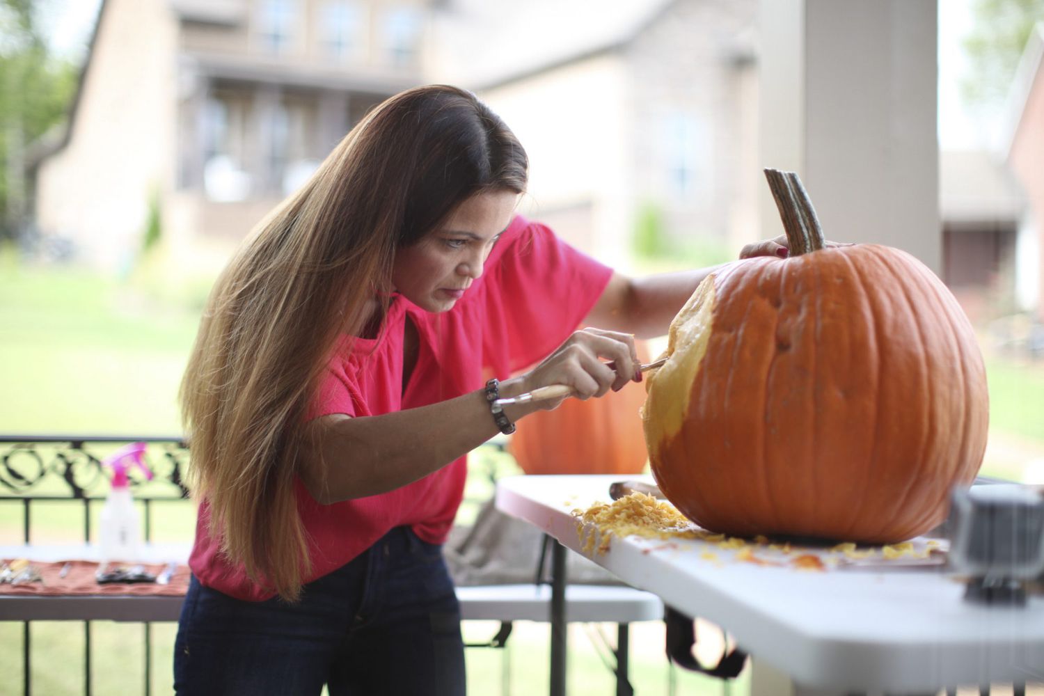 Lisa Barker carves a pumpkin , as seen on the Road to Halloween Wars.