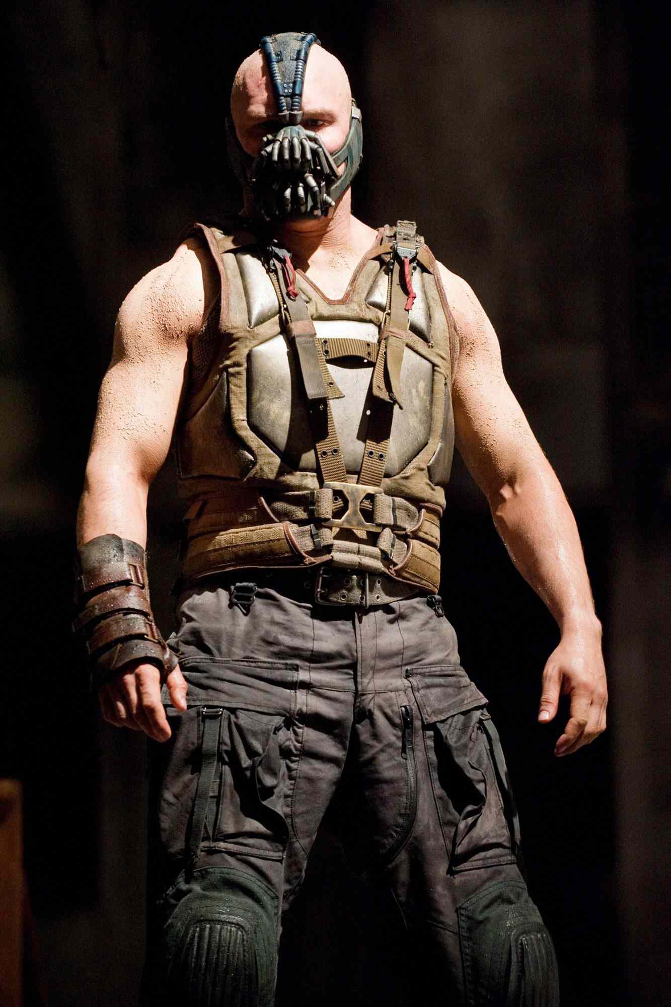 THE DARK KNIGHT RISES, Tom Hardy, 2012. ph: Ron Phillips/Â©Warner Bros./Courtesy Everett Collection