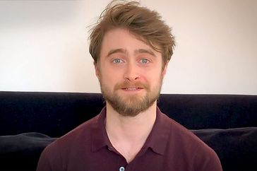 Daniel Radcliffe reads Harry Potter