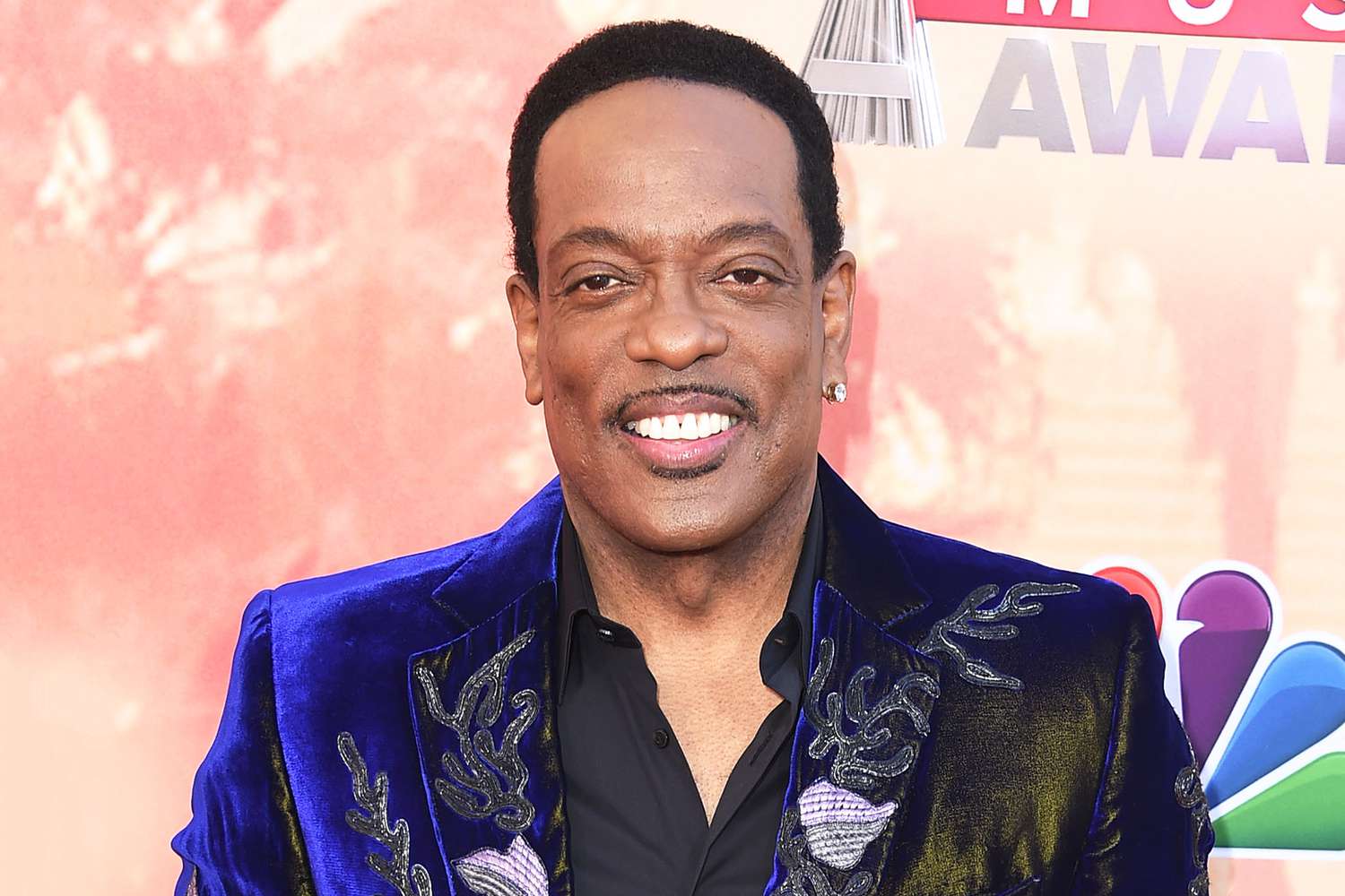 Charlie Wilson arrives at the iHeartRadio Music Awards at The Shrine Auditorium in Los Angeles, California.