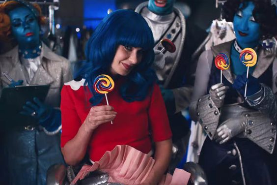 Zooey Deschanel in Katy Perry - Not the End of the World video