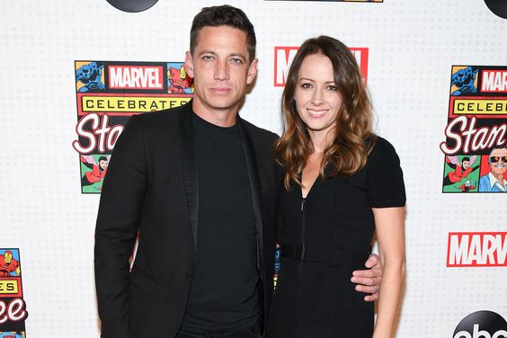 Amy Acker and James Carpinello