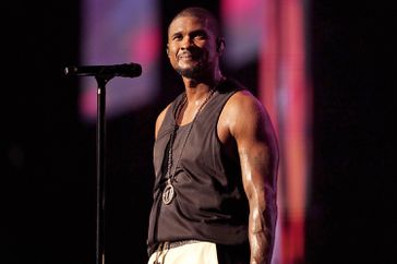 Usher performs onstage during Day 2 of the 2024 ESSENCE Festival of Culture presented by Coca-Cola at Caesars Superdome on July 06, 2024 in New Orleans, Louisiana.