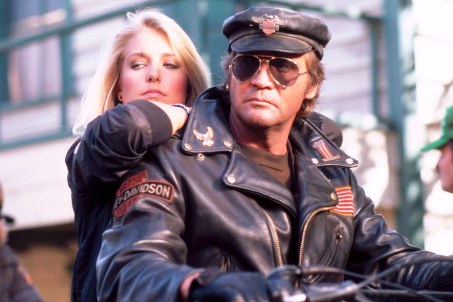 Lee Majors and Heather Thomas star in Fall Guy in 1981