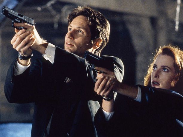 Fox, 1993-2002 David Duchovny and Gillian Anderson as FBI agents investigating extraterrestrial oddities and assorted What the hell? launched an era of geek cool and