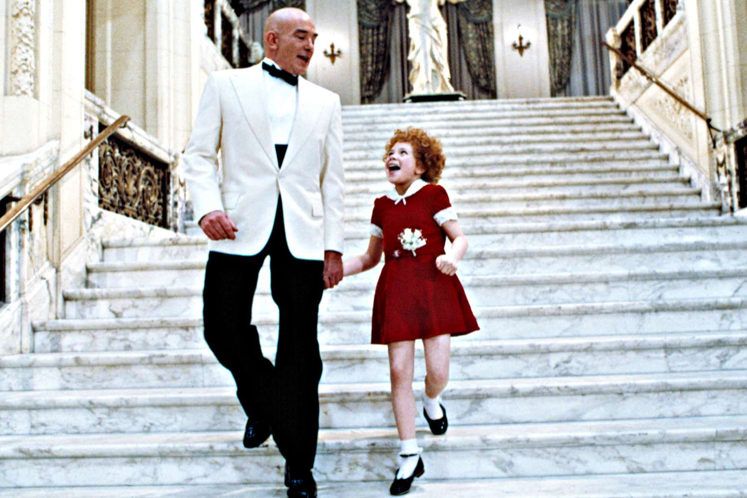 Albert Finney and Aileen Quinn in 'Annie'