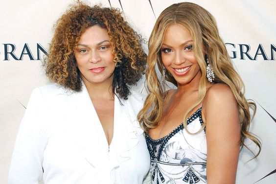 Singer Beyonce Knowles and Tina Knowles attend the VH1 Divas Duets, a concert to benefit the VH1 Save the Music Foundation held at the MGM Grand Garden Arena on May 22nd, 2003 in Las Vegas, Nevada. 