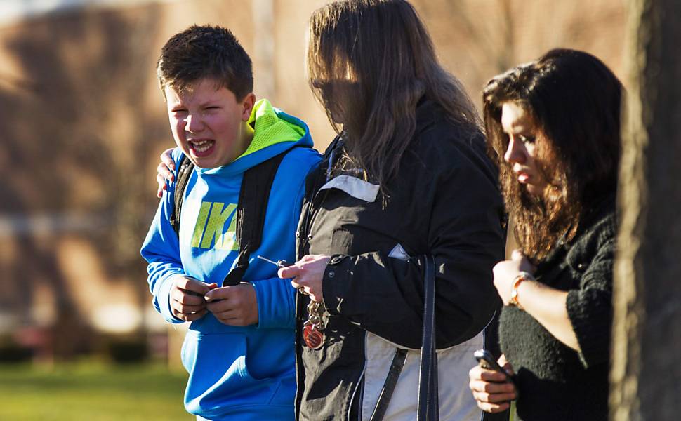 Atirador invade escola nos EUA