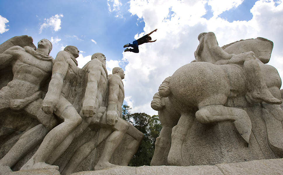 Monumento às Bandeiras