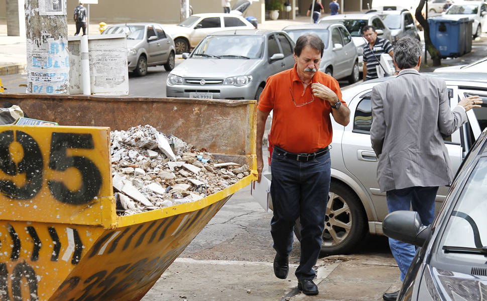 Delúbio Soares deixa presídio para trabalhar