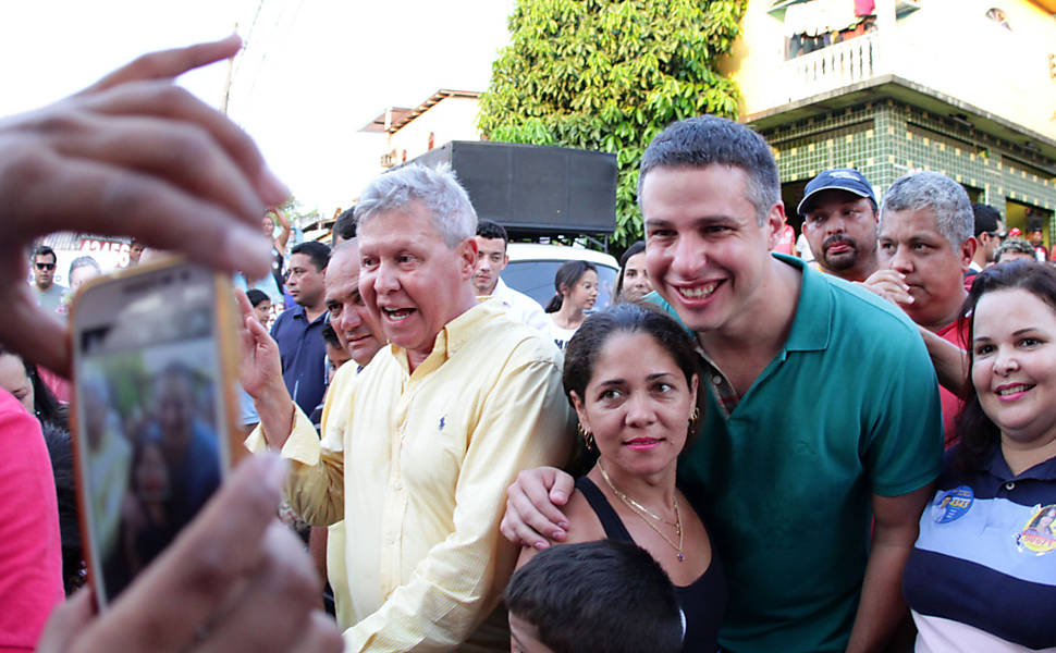 Arthur Virgílio e filho juntos em campanha eleitoral