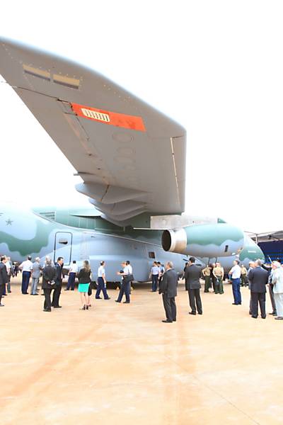 Apresentação do avião cargueiro KC-390