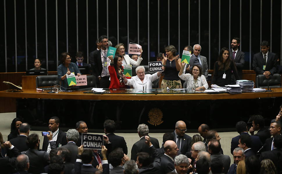 Protesto da bancada feminina da Câmara