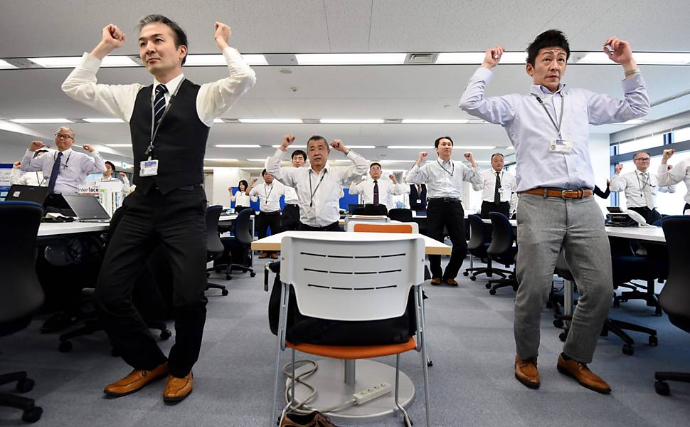 Exercícios no trabalho no Japão