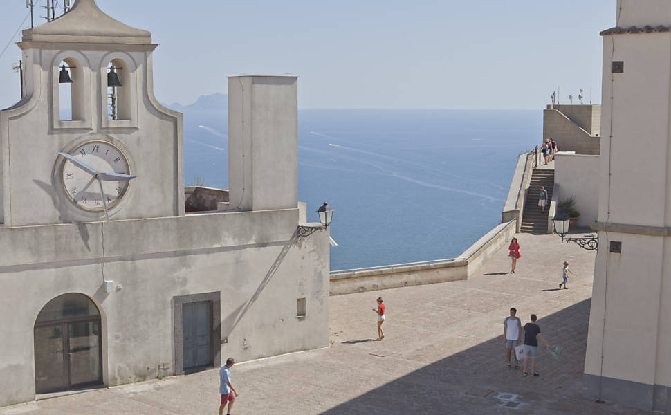 Viagem à Nápoles de Elena Ferrante