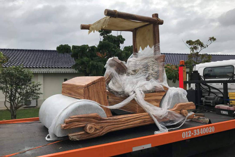 Sultão da Malásia ganha carro dos 'Flintstones'