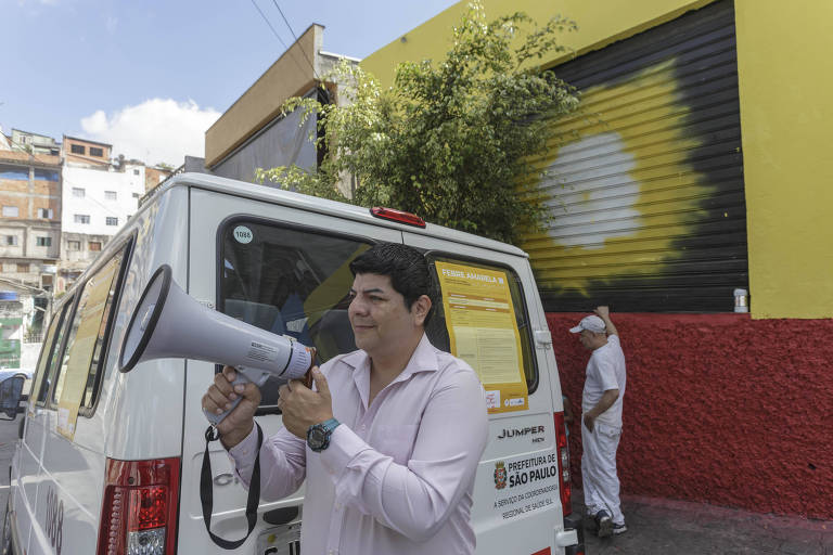 Apelo à vacinação contra febre amarela em SP usa até megafone