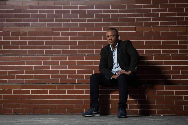 Empresário e ativista social Celso Athayde, 57,  fundador da Central Única das Favelas e idealizador e articulador do projeto Mães da Favela ON, que pretende conectar 2 milhões de pessoas em favelas brasileiras à internet
