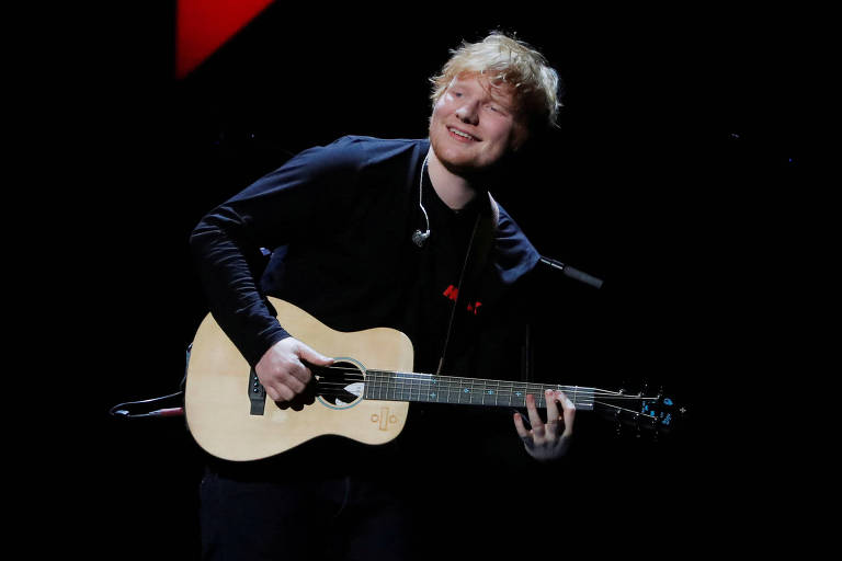 Ed Sheeran está entre os artistas mais tocados em funerais do Reino Unido; veja a lista completa