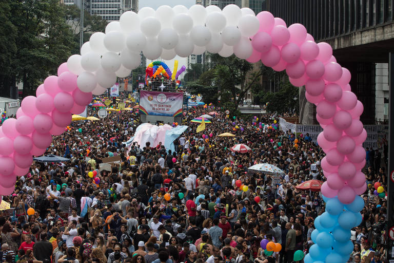 Governo define que pessoas trans podem usar nome social em concursos públicos