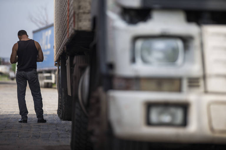 'Caminhoneiro não tem tempo nem para almoçar, quanto mais para fazer greve', diz liderança