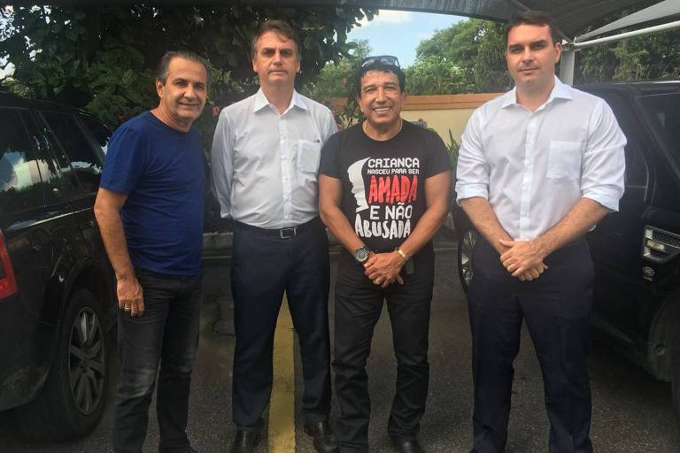 Magno Malta, Silas Malafaia, Jair e Flavio Bolsonaro em encontro no Rio