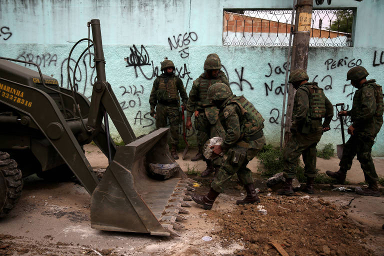 Forças Armadas na Vila Kennedy, no Rio