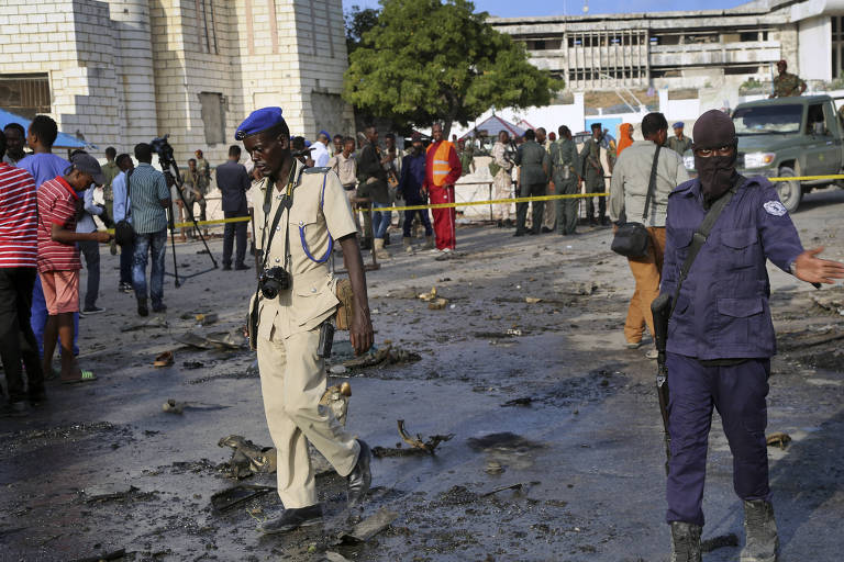 Carro-bomba mata quatro perto do Parlamento na capital da Somália