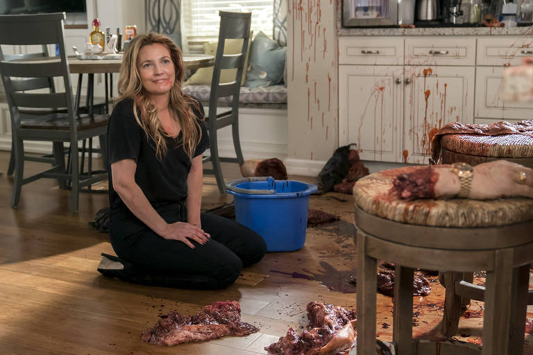 Drew Barrymore em cena da segunda temporada de "Santa Clarita Diet", série da Netflix