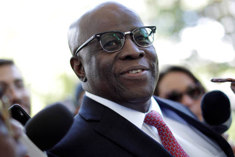 Joaquim Barbosa, former Chief Justice in Brazil, is seen before a meeting with PSB Election Commission in Brasilia, Brazil April 19, 2018. REUTERS/Ueslei Marcelino ORG XMIT: UMS1