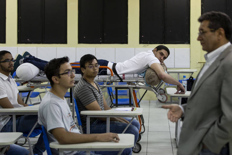 Com ferida e bala alojada, estudante de medicina do PI assiste a aulas de maca