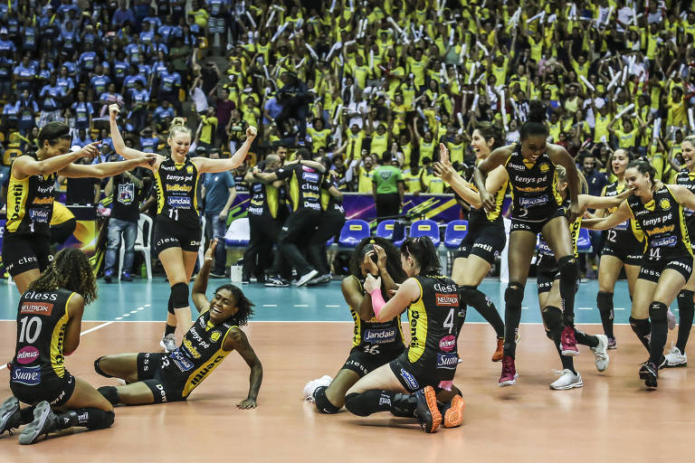 Praia Clube vence o Rio e conquista título inédito da Superliga de vôlei