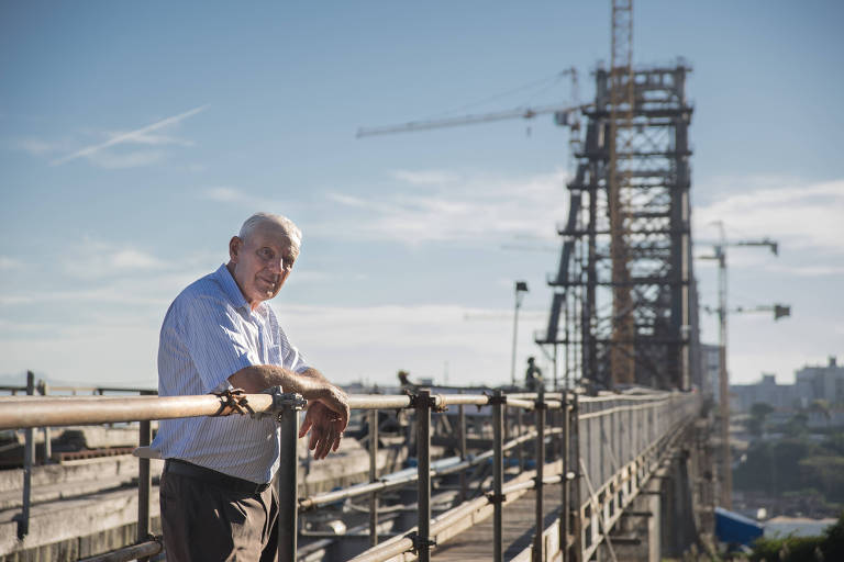 Aos 81, funcionário trabalha há quase 60 anos em ponte de SC