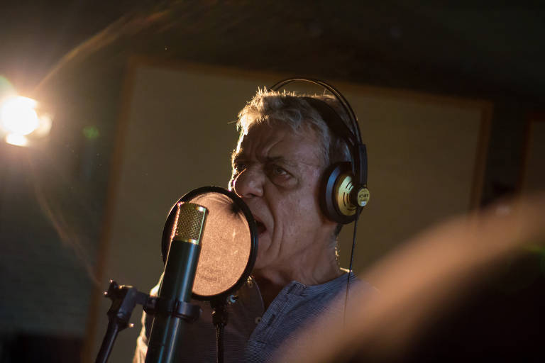 Chico Buarque e Fernanda Montenegro gravam clipe sobre direitos humanos