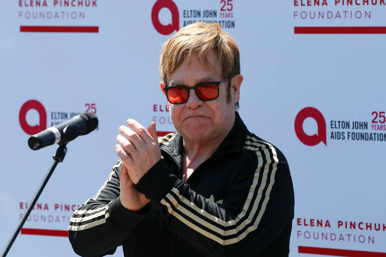 Elton John diz que votação sobre aborto na Irlanda mostra que mentalidades podem mudar