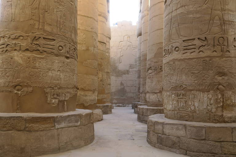 Colunas do complexo de Karnak, na região de Luxor