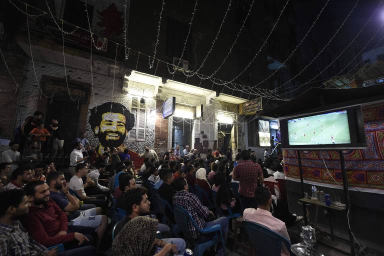 Gols, fé e ações sociais fazem Egito venerar Mohamed Salah