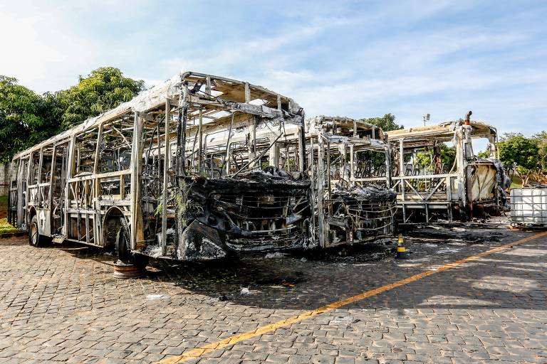 Ataques a ônibus em MG