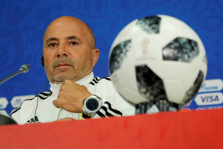 Técnico da Argentina admite que abriu mão de seu estilo por Copa
