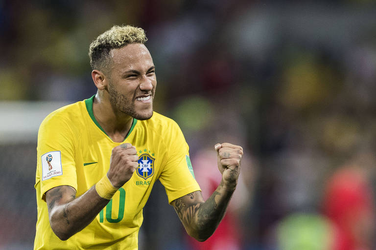 Neymar chuta mais, cai menos e sorri em vitória do Brasil