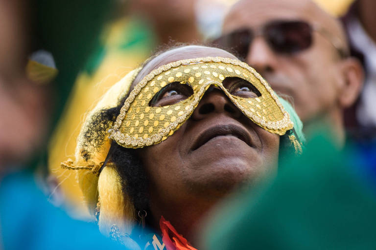 Torcedores assistem a Brasil x México em São Paulo